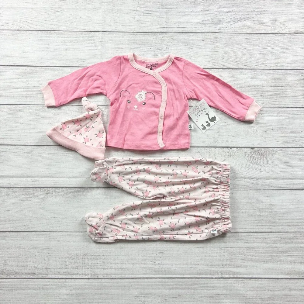 Duck Duck Goose Baby Outfit Set Bear Wrap Top Pants Hat 3-Piece NWT 6-9 Months - Picture 3 of 4